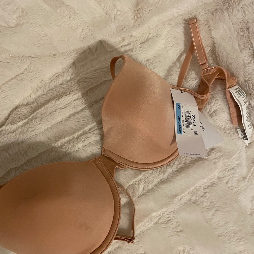 Calvin Klein beige wire bra!